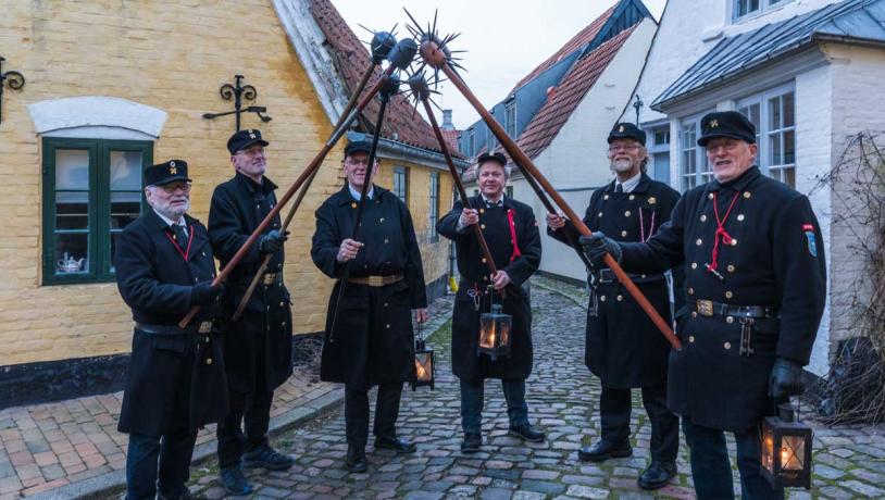 Die Nachtwächter von Aabenraa mit Ausrüstung