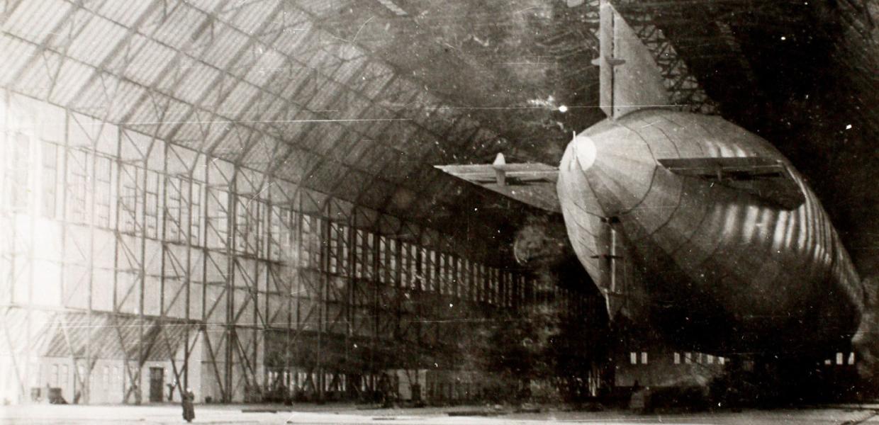 Arkivfoto: Zeppeliner i hangar på zeppelinbasen i Tønder